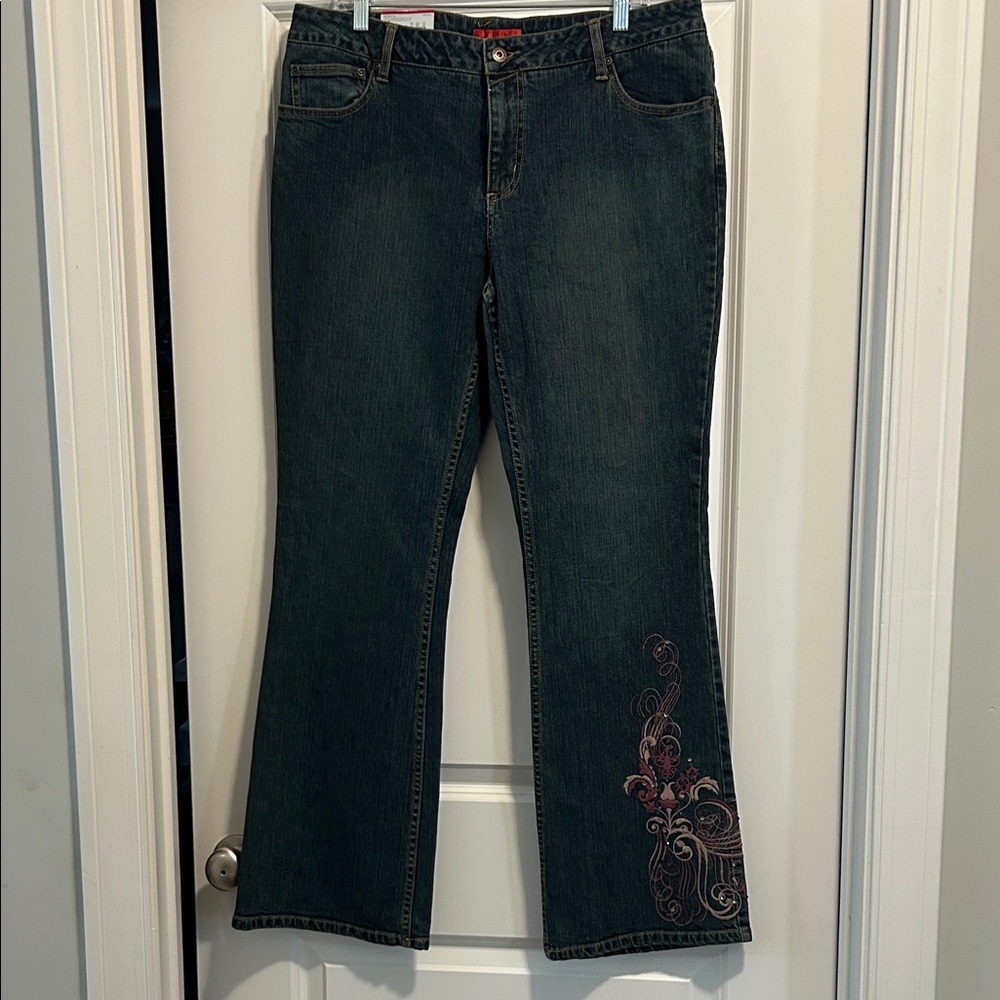 NWT.  Latina Life Embroidered Women's Jeans